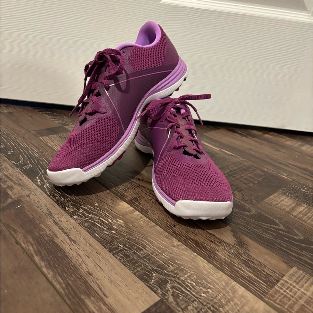 Nike Women's Maroon and Pink Athletic Shoes - Picture 3 of 10
